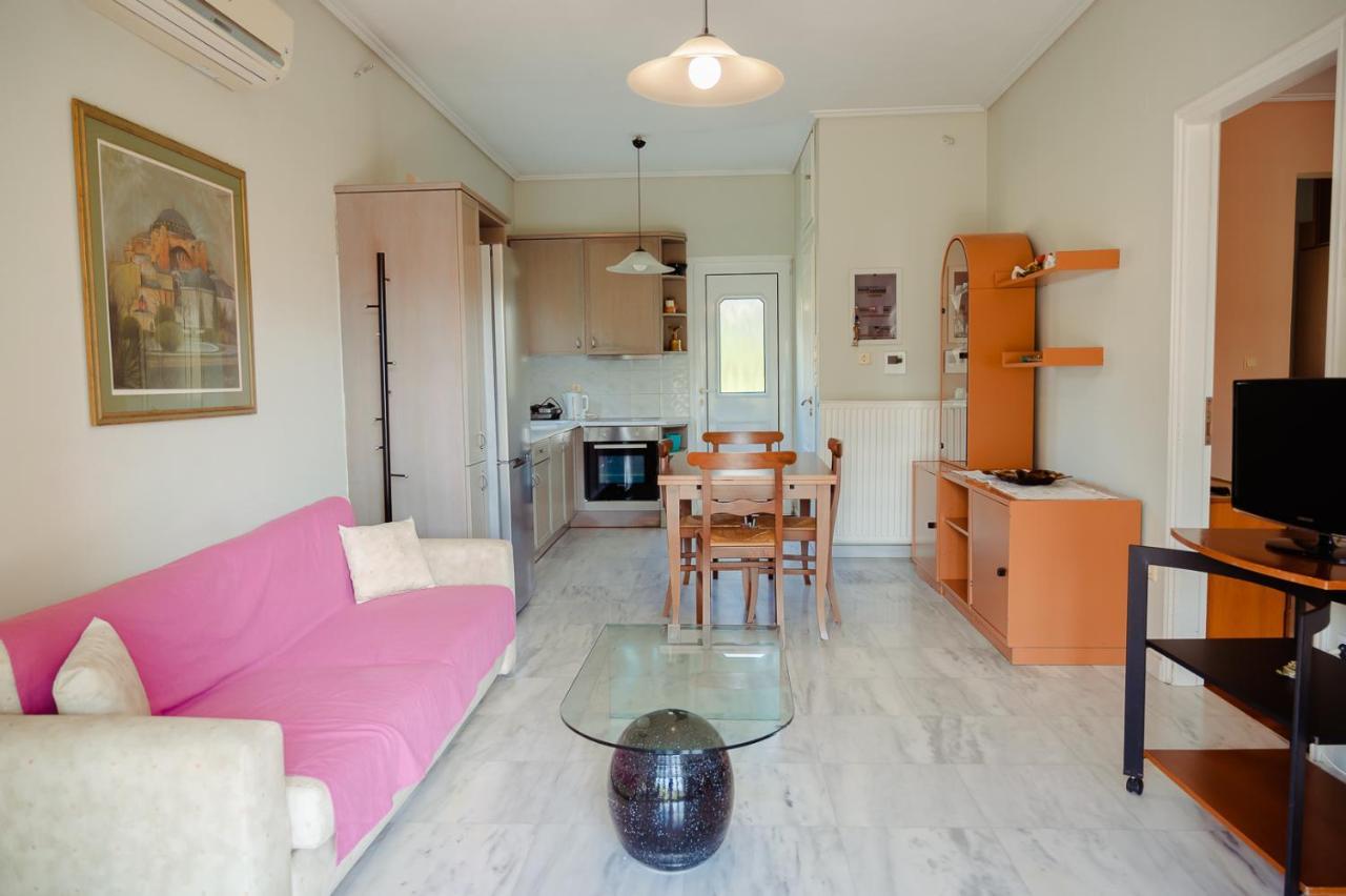 Seafront Apartment Карфас Екстер'єр фото