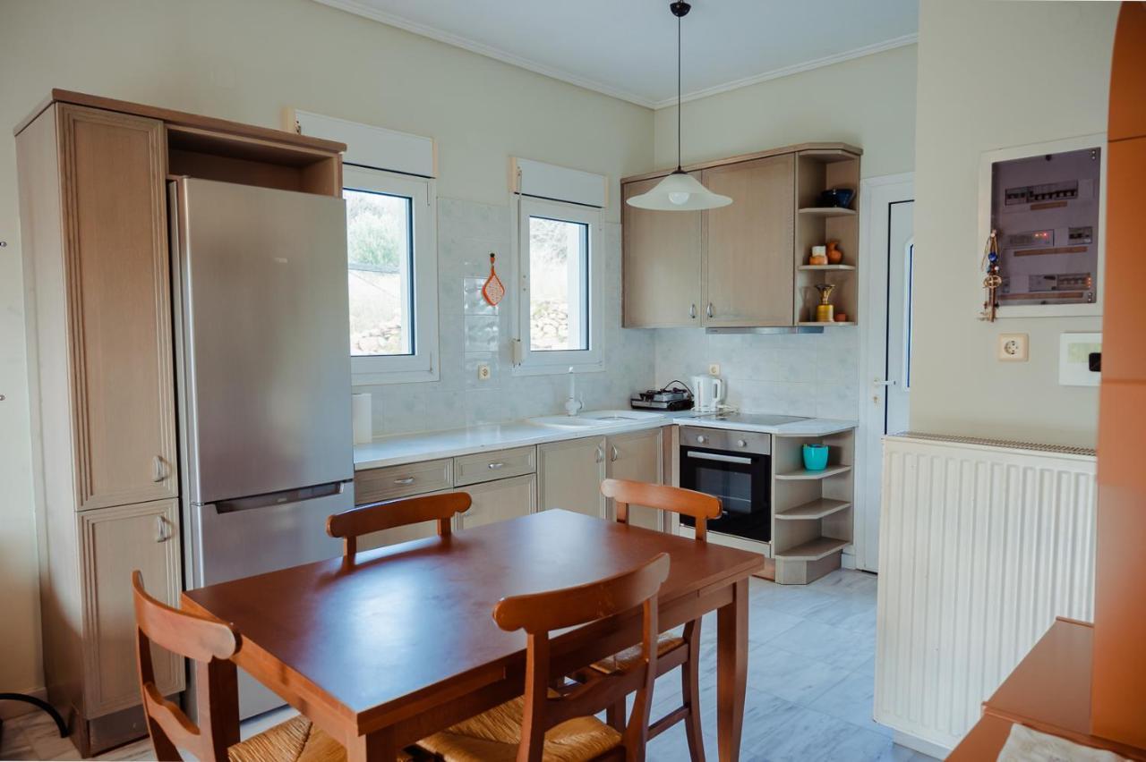 Seafront Apartment Карфас Екстер'єр фото